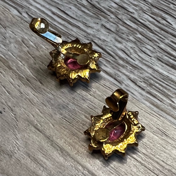 Pink rhinestone ear clips - Picture 5 of 9